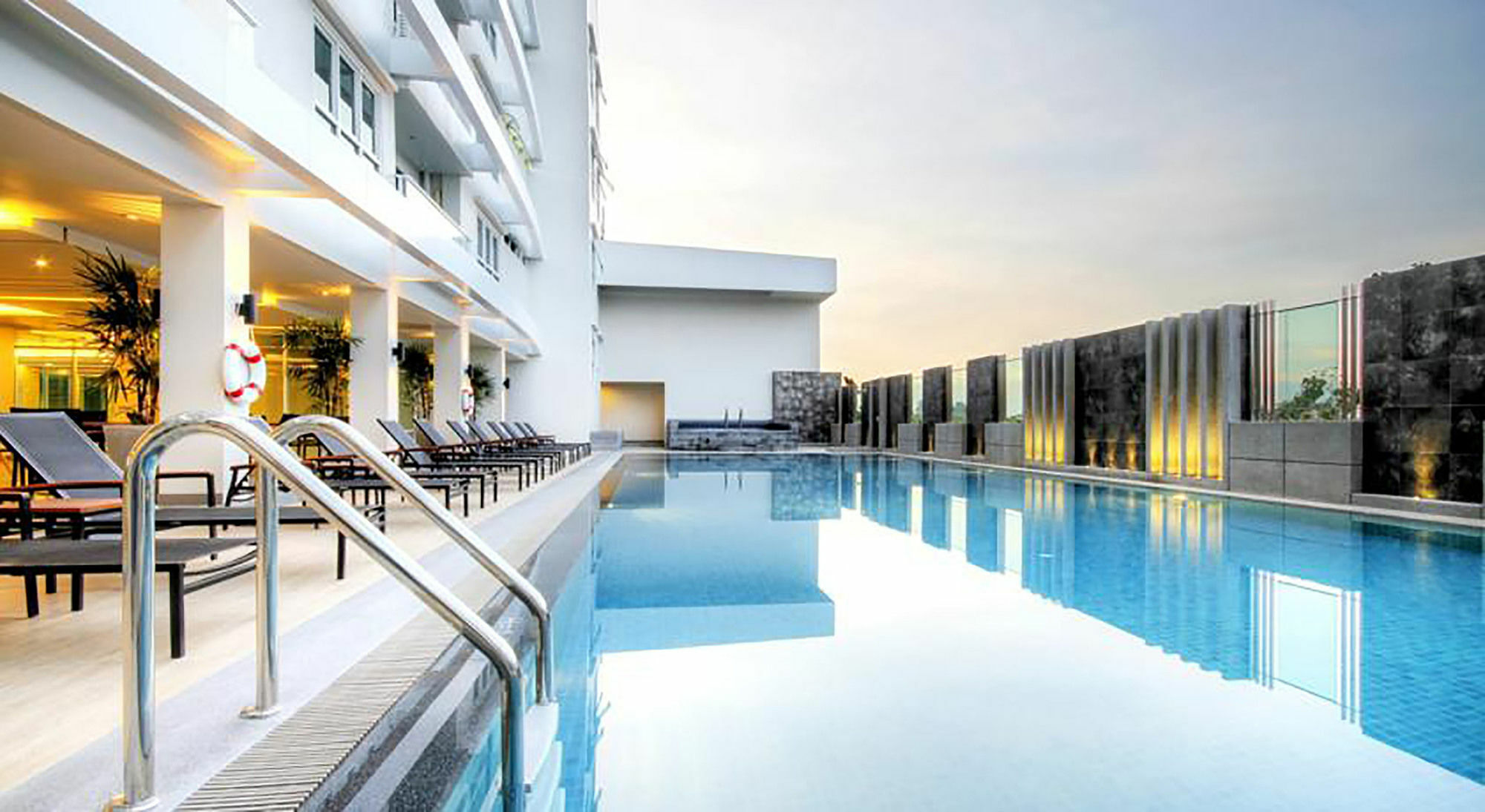 Classic Kameo Hotel & Serviced Apartments, Ayutthaya Экстерьер фото